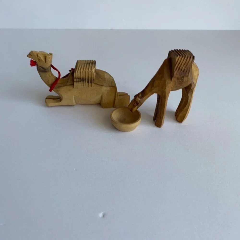 Set Of 2 Wooden Carved Camels With Drinking Bowl Small‎ Miniatures Nativity